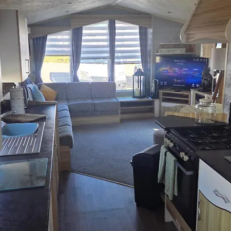 3 Bedroom Cayton Bay Sleeps 8 - Pool 度假居