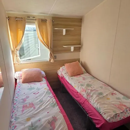 Tatil Evi 3 Bedroom Cayton Bay Sleeps 8 - Pool