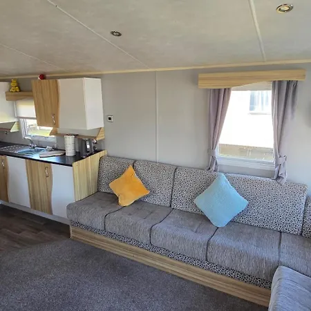 3 Bedroom Cayton Bay Sleeps 8 - Pool *